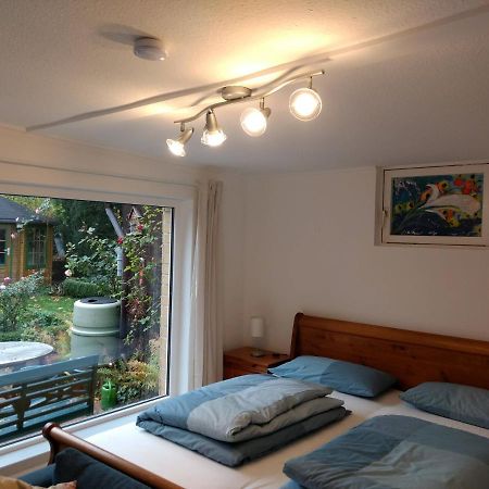 Ruhiges, Gemuetliches Zimmer Mit Bad Fuer 2 Personen, Mit Gartenterasse Lubeck Exterior photo