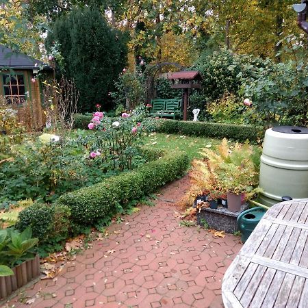 Ruhiges, Gemuetliches Zimmer Mit Bad Fuer 2 Personen, Mit Gartenterasse Lubeck Exterior photo