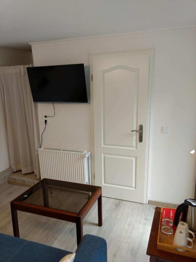 Ruhiges, Gemuetliches Zimmer Mit Bad Fuer 2 Personen, Mit Gartenterasse Lubeck Exterior photo