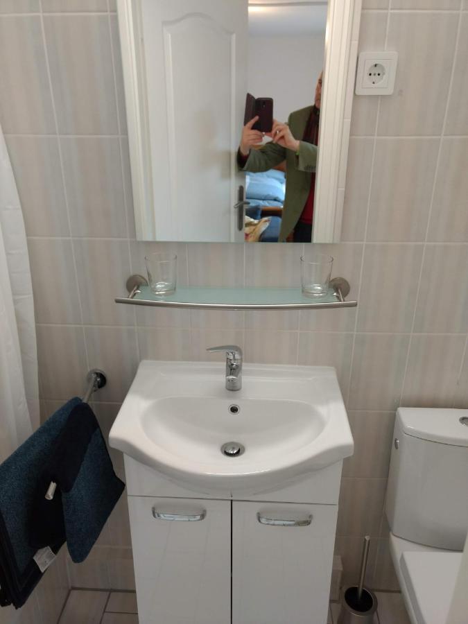 Ruhiges, Gemuetliches Zimmer Mit Bad Fuer 2 Personen, Mit Gartenterasse Lubeck Exterior photo